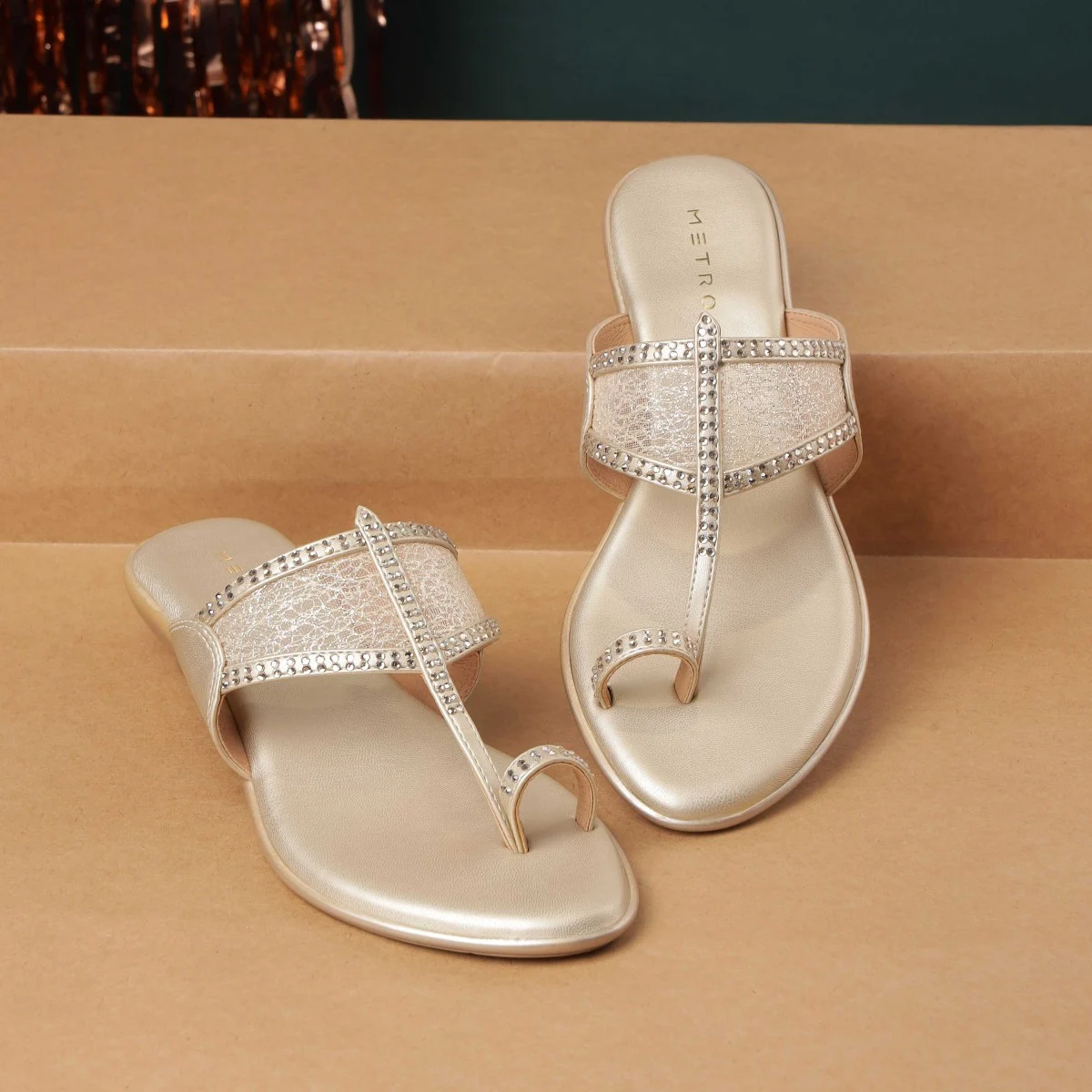 Women Black Ethnic Kolhapuris - Image 2